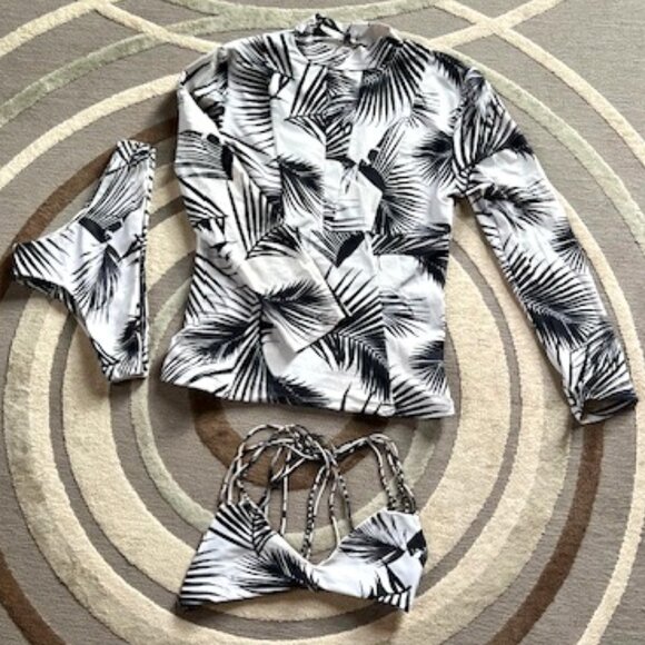 Mikoh Rash Guard With Matching Bottom & Multi String Top In Palm Leaf - Picture 4 of 15